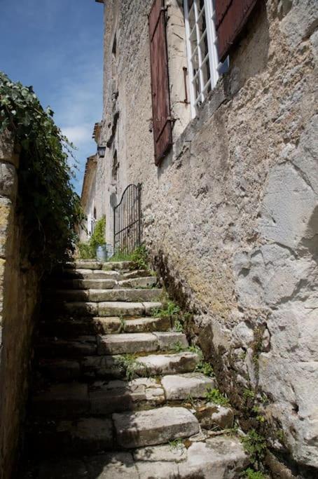 Chateau Barayre - Beautiful 12Th Century Castle With Pool And Large Garden Laussou Exterior foto
