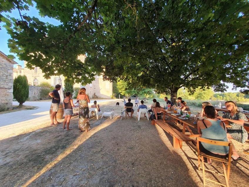 Chateau Barayre - Beautiful 12Th Century Castle With Pool And Large Garden Laussou Exterior foto