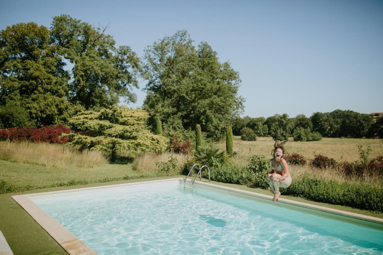 Chateau Barayre - Beautiful 12Th Century Castle With Pool And Large Garden Laussou Exterior foto